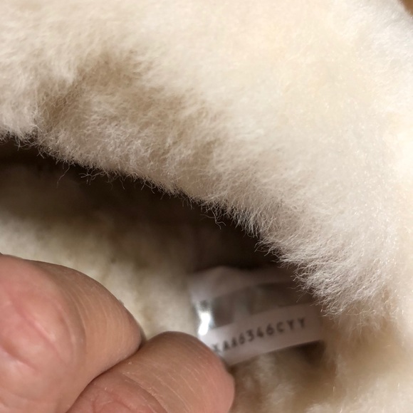 UGG CLASSIC MINI FLUFF - Picture 5 of 8